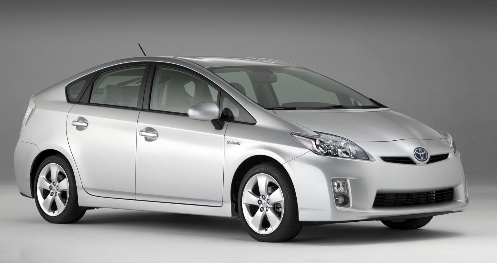 Toyota Prius 2011 III